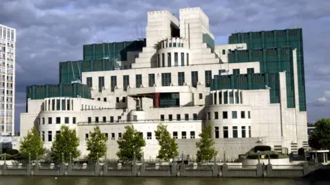 The UK's Secret Intelligence Service Launches Dark Web Portal to Lure Intelligence Sources in Russia